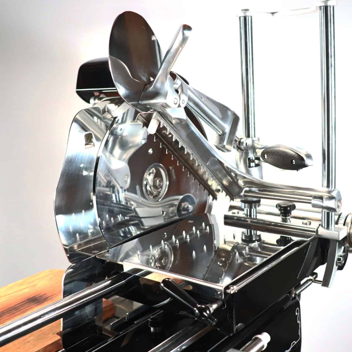 Berkel Volano B2 Aufschnittmaschine mit Schwungrad und Standfuß